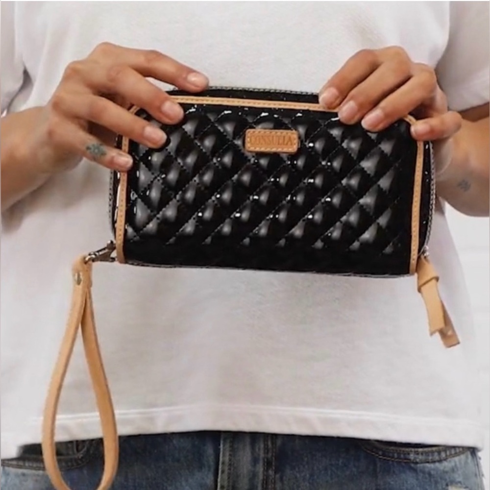 ⭐️🌹Consuela Jax Wristlet Wallet ⭐️🌹